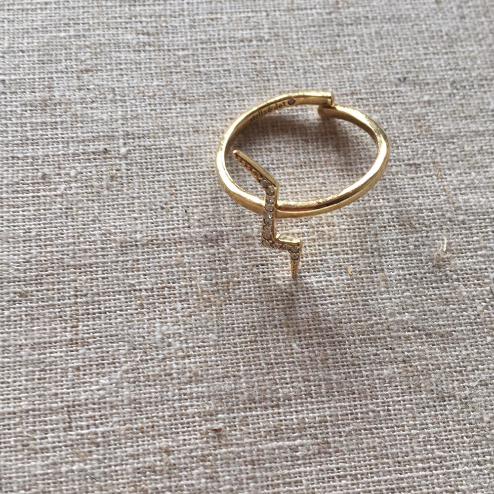 Stella & Dot delicate lightning bolt ring